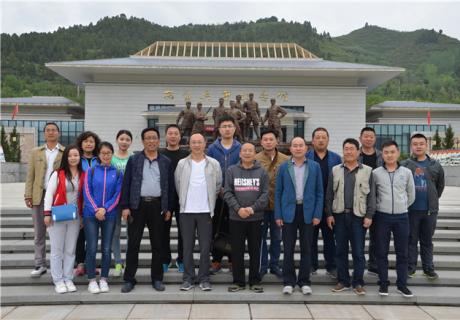 ��˾�M�����_չ���ɮ����tɫ����